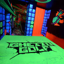 Porn stars filmed having sex at crazy golf course hours before it opened to  public - The Mirror