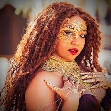 Sarah Mease's Instagram, Twitter & Facebook