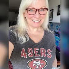 Shauna Bertrand's Instagram, Twitter & Facebook