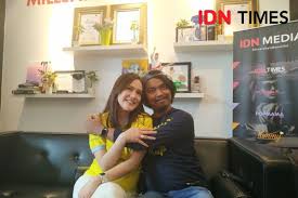 Dm butakah hatiku g berkali terluka masih juga c am ku menunggu. Gombal Abis 10 Pengakuan Shandy Aulia Dodit Di Film Cinta Itu Buta