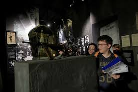 Do muzeum powstania warszawskiego nie można tak po prostu wejść z ulicy, z ciekawości, co zastanie się w środku. W 2019 R Muzeum Powstania Warszawskiego Odwiedzilo Ponad 700 Tys Osob Dzieje Pl Historia Polski
