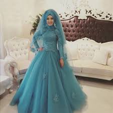Check spelling or type a new query. 12 Gaun Pernikahan Hijab Bertema Turquoise Untuk Datangkan Kesan Sejuk Di Resepsimu
