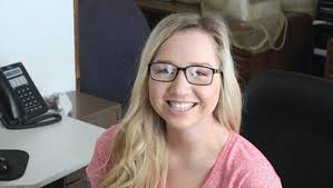 Mindy Morin's Instagram, Twitter & Facebook