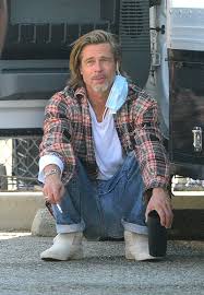 But that didn't stop thousands from carrying the adapt or die: Brad Pitt S Long Hair Broke The Internet Brad Pitt Hair Brad Pitt Brad Pitt Long Hair