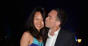 Il obtient le prix goncourt du premier roman pour jubilations vers le ciel en 1996, puis le prix renaudot pour naissance en 2013. Exclusif Yann Moix Et Son Amie Enregistrement De L Emission On N Est Pas Couche Lors Du 69e Festival International Du Film De Cannes Le 18 Mai 2016 La Band Purepeople