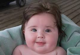 Bebés com muito cabelo invadem a Internet