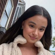 Meg Baker's Instagram, Twitter & Facebook