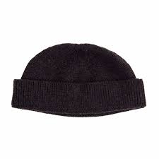 A knit hat, in conjunction with a warm coat, is your main line of defense against the biting cold of winter. Charcoal Solid Wool Fisherman Beanie 40 Colori Wolf Badger