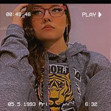 Krista Dowdy's Instagram, Twitter & Facebook