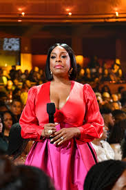 Angela bassett, regina king, ciara, h.e.r., debra martin chase, and the mothers of the movement (sybrina fulton, geneva reed veal, gwen carr, lucy. Erykah Badu Angela Bassett Ciara More Stun At Black Girls Rock 2019