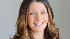 Katie Becker's Instagram, Twitter & Facebook