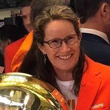 Tracy Barney's Instagram, Twitter & Facebook