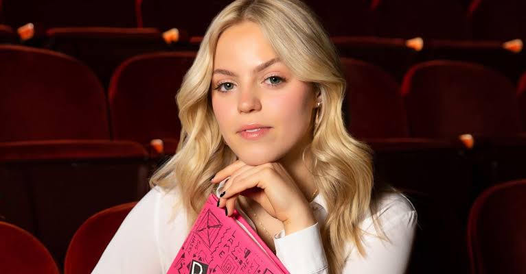 Mean Girls" Musical Has a New Regina George in 19-Year-Old Renée Rapp |  Teen Vogue