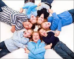 Big Family Posing Ideas Fun Family Photos Family Portraits Family Portrait Photographer