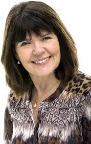 Governesses Under The Mistletoe: Tyner, Liz: 9780263268522: Amazon.com:  Books