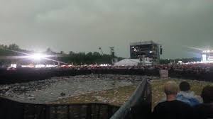 Tijdens pinkpop 2014 barstte er een gigantisch noodweer los. Teruglezen Liveblog Programma Pinkpop Tijdelijk Stilgelegd Door Noodweer Nrc
