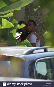 Lewis hamilton celebrates winning the formula one drivers' championship at the mexican grand prix. Lewis Hamilton Besucht Seine Freundin Nicole Scherzinger In Einem Haus In Beverly Hills Zu Verabschieden Bevor Sie Sich Zum Flughafen Beverly Hills Kalifornien 20 06 11 Stockfotografie Alamy