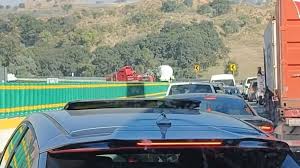 Accidentes y protesta causan tráfico en la México-Puebla