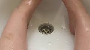 To view the sliding swivel bathtub bench reviews, click here. Woman Hilariously Live Blogs Being Stuck In Her Bathtub After Home Spa Treatment Gone Wrong Someecards Weird News