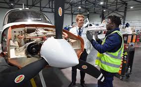 Pourquoi le prix en euros fluctue plus que le prix en monnaie locale ? A Angouleme Airbus Lance Sa Premiere Ecole De Pilotes Le Parisien