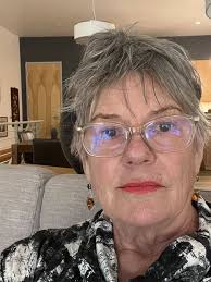 What do you think then? I still can't do it myself so I had a lesson up at  the hairdressers. Lol