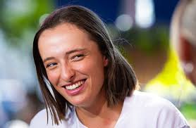 Iga Swiatek chats to the press ahead of her 2025 US Open in New York 🗽🎾✨  She'll kick off her campaign with a first-round match