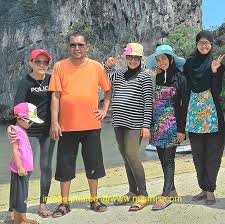 Antara kelibat selebriti yang hadir sebagai tetamu termasuk pasangan uqasha senrose dan hefny sahad. Siapa Bekas Isteri Raf Yaacob