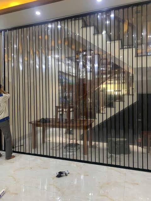 Cửa xếp lá nhựa polycarbonate lá phẳng – An toàn, thẩm mỹ cao - Vách ngăn lạnh
