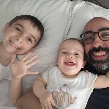 Questo pomeriggio ho incontrato a Bruxelles l'amministratore delegato di  Ferrovie dello Stato, Stefano Donnarumma. Abbiamo parlato anche della  Napoli-Bari, la linea diretta ad alta capacità che sarà pronta nel 2028. In  questi