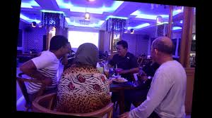 Anda dapat bergeser sedikit menuju bandungan, kabupaten semarang. Jamuan Makan Malam Di Ritz Cafe Youtube
