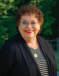 Sally Dickinson's Instagram, Twitter & Facebook