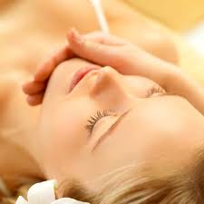 I want hair extensions but where do i go? Top2toe Beauty Hair Home Based Hair Salon In Brackley