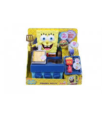 Me gusta bob esponja, aunque tengo que reconocer que a veces no le encuentro la moralina por ningún sitio, pero supongo que lo que nos gusta a ellos simplemente se divierten con las peripecias a veces extravagantes de bob esponja, patricio, calamardo y toda la pandilla de fondo de bikini… Bob Esponja Cocina Empanada De Krabby Con Simba Toys Futurartshop