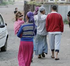 Parintele dan damaschin combate bolile cu rugaciunea si epidemia de saracie crunta din zona iașilor cu o noua campanie de milostenie părintele damaschin este un client cu tradiție al unei mici fabrici de încălțăminte locale. Schimb De Mame In Varianta MinoritarÄƒ DouÄƒ Tinere Rome Din Vrancea Au Trecut Peste FormalitÄƒÈ›ile Legale È™i Au Incercat O AdopÈ›ie La Negru Libertatea