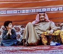 الملك سلمان و حفيده سلمان بن سلطان king saudi arabia saudi men arabian women