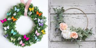 Spring wreaths typically bring out lighter colors to mark the transtition from the short days winter to a new season. 30 Diy Spring Wreaths How To Make A Spring Wreath Yourself