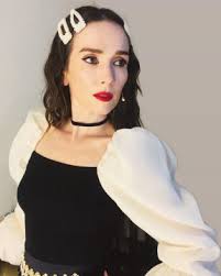 She was born on may 19, 1977 in montevideo and began studying theatre at the age of 8. Natalia Oreiro Dezbracata In Timp Ce Alapteaza Qbebe Ro Natalia Oreiro A Avut Concert È™i In Romania