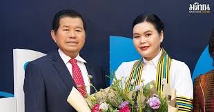 นิธิยา บุญญามณี: ลูกสาวนิพนธ์ จ่อเก้าอี้ รมช.พาณิชย์ ในรัฐบาลอนุทิน - Imagen principal del artículo