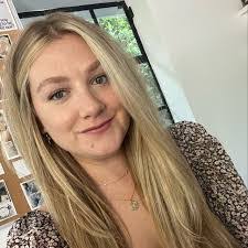 Katie Masters's Instagram, Twitter & Facebook