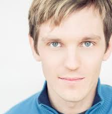 About THE COLUMNIST Artists