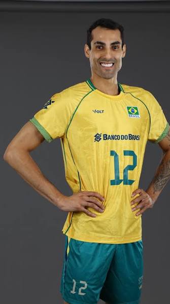 Amanhã entramos em quadra para a 2ª semana da VNL, e o desafio agora é fora  de casa! Conto com a torcida de todos vocês. Mesmo de longe, mandem boas  energias! Vamos pra cima, jogo a jogo, em busca da ...