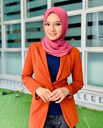 The 1990s is often remembered as a decade of peace, prosperity and the rise of the internet (world. Wartawan Muda Dituduh Guna Kabel Jadi Pembaca Berita Punca Ramai Putih Mata Kisah Dunia