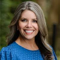 Beth Munden's Instagram, Twitter & Facebook