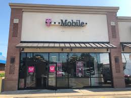 T Mobile Store At 3311 W Illinois Ave Ste 500 Dallas Tx T Mobile