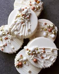 White Chocolate Oreo S Rose Gold Gold And Silver Bridal Shower Wedding Favor Dessert White Chocolate Covered Oreos White Chocolate Oreos Chocolate Oreos