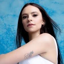 Shakira (i) emma watson (ii) elisabetta canalis. Liedtext Francesca Michielin De