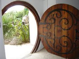 Amazing Lord Of The Rings Home Decor Ideas Com Imagens Casa Do Hobbit Porta Redonda Design Exterior De Casa