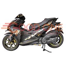It also has a small storage space with an electric socket to charge a mobile phone. Yamaha Nvx Aerox 155 Sport Rim Model 600 Shopee Malaysia