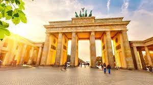 Es ist mit seiner weltöffentlichkeit, seiner dynamik und seiner. Berlin Die Stadt Der Unbegrenzten Moglichkeiten Germany Travel