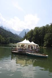 Floss Hochzeit Auf Dem Riessersee Garmisch Partenkirchen Bayern Raft Wedding On Lake Riesserse Hochzeit Hotel Hochzeit Location